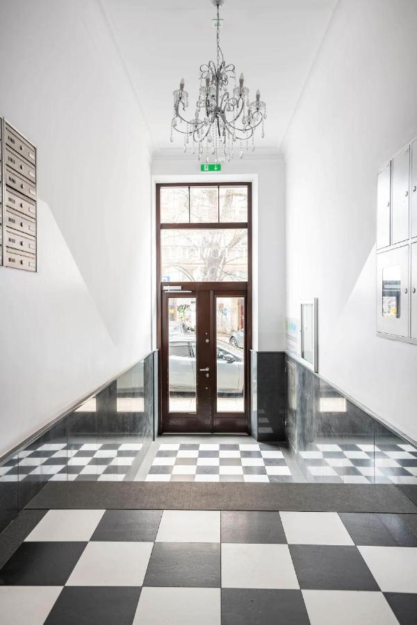 Discover Krakow Apartments - 5 Borowickiej St - Studio Next To Opera And Unity Centre Dış mekan fotoğraf